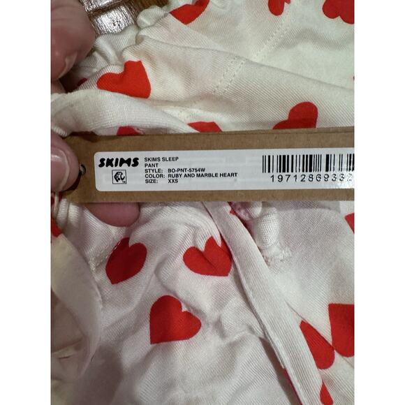 SKIMS Sleep Pants Ruby And Marble Hearts New With Tags Size XXS - Picture 2 of 3